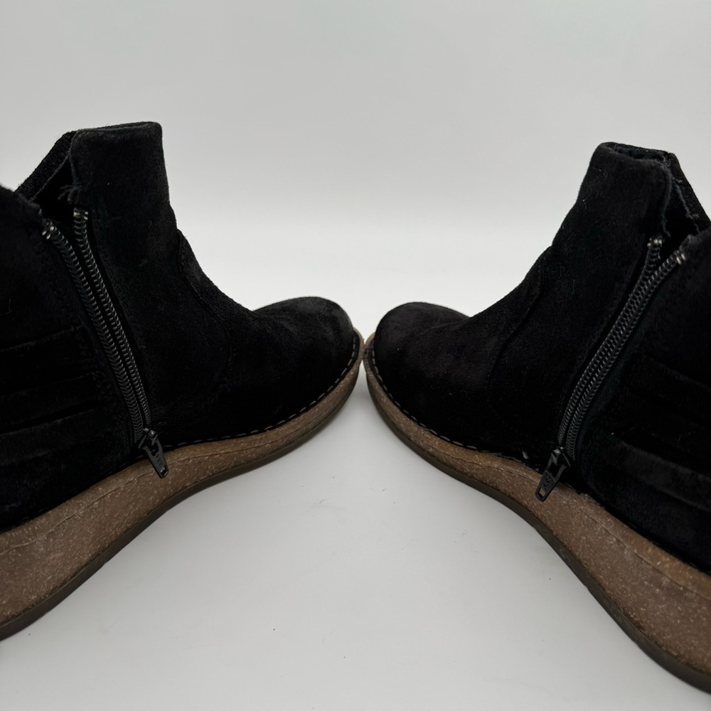 Born Vaughn Black Distressed Suede Leather Ankle Wedge Boot Size 9.5 - Picture 10 of 14